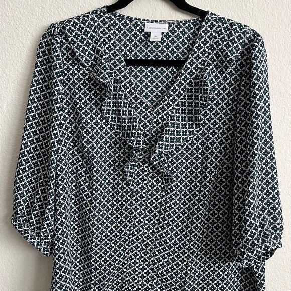 Liz Claiborne Tops - EUC Liz Claiborne Blouse Elbow Length PL Petite Large